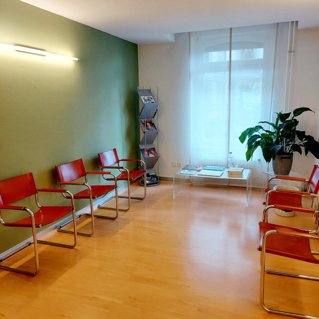 HerzPraxis Römerhof - Wartezimmer